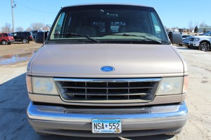 lot 24 image: 1994 Ford E-150