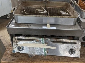 lot 33 image: Stainless Steel Commercial Propane Deep Fryer-23 x 13 x 24