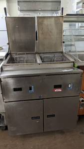 lot 97 image: Pitco Air Fryer
