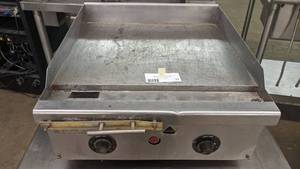 lot 27 image: Vulcan Countertop Stainless Steel Commercial Gas Grill-27.25 x 13 x 24