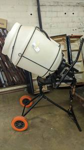lot 15 image: Kushlan Products  Movable Pedestal Food Grade Mixer-Model 450DD