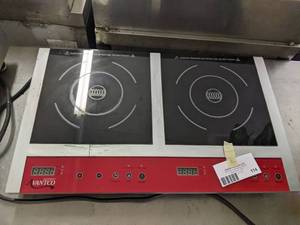 lot 114 image: Avantco Countertop Induction Range