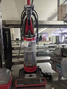 lot 118 image: Bissel Clean View Vacuum