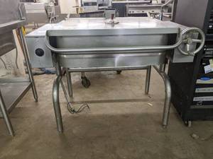 lot 08 image: Stainless Steel Commercial Brazing PanTilt Skillet-36 x 47 x 37