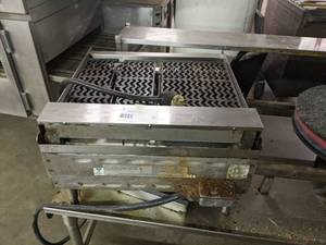 lot 10 image: Star-Max Grill