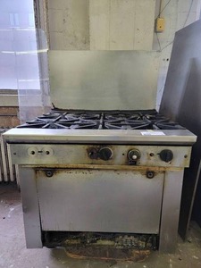 lot 67 image: Commercial 6 Range Gas Oven 36.5 x 31 x 34