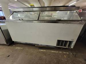 lot 76 image: 80 White Ice Cream Dipping Cabinet