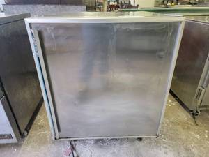 lot 70 image: Silver King Stainless Steel Industrial 28 x 27 x 35