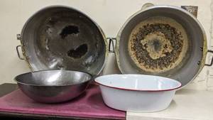 lot 307 image: Vintage Bowl Collection- 2 Huge Aluminum & Stainless Steel Bowls, Medium-Sized Stainless Steel Bowl, & Enamel Ware Basin