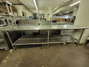 lot 117 image: Heavy Duty 14 Gauge Commercial Stainless Worktable-107 x 35 x 35