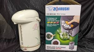 lot 281 image: Zojirushi 3 Liter Electric Water Boiler and Warmer Model CD WCC40