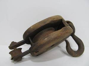 lot 29 image: Antique Industrial Pulley