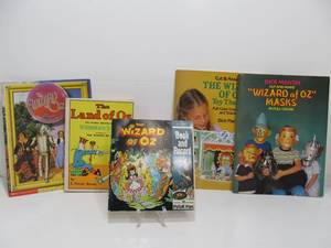 lot 60 image: Nice Group of Vintage WIZARD OF OZ Books etc