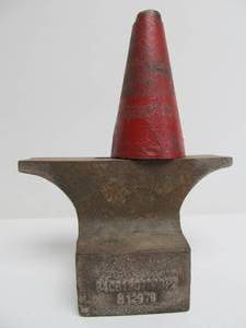 lot 114 image: Old Vintage Anvil wCone Mandrel Attachment