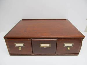 lot 128 image: Vintage 3 Drawer Wooden File Cabinet