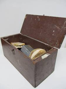 lot 129 image: Old Vintage Primitive Wooden Tool Box wTools