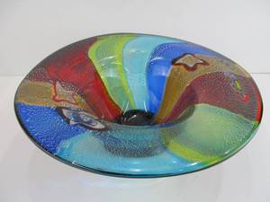 lot 162 image: Beautiful LARGE Hand Blown Art Glass Centerpiece Bowl