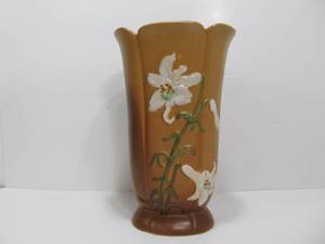 lot 217 image: Large WELLER Pottery Art Deco Style Brown Glaze with Hand Painted White Lilies Vase