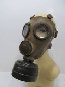 lot 232 image: Vintage Military Gas Mask