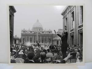lot 250 image: 2 Original Large Format Photographs White House Photographer Photo Contest Entries etc- Richard Nixon