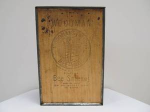 lot 158 image: Nice Vintage Woodmans Bee Smoker