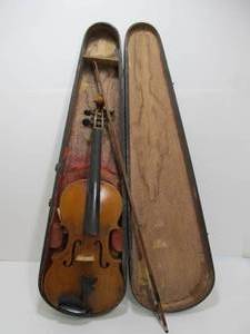 lot 265 image: Antique 1890s Violin wOriginal Period Case & Bow