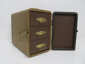 lot 268 image: Vintage 1950s Era BAJA 3 Drawer Travel Slide Case