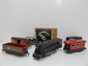 lot 304 image: Vintage MARX Tin Toy Train Set