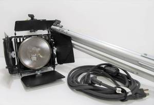 lot 328 image: Working LOWELL Omni-Light Photography Stage Light