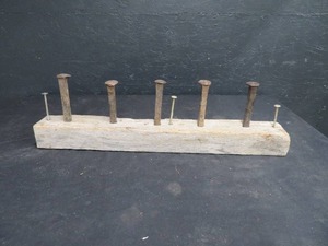 lot 10 image: UNIQUE NAIL  SPIKE RUSTIC COAT HANGER