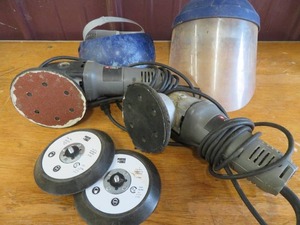 lot 38 image: 2 PORTER CABLE VARIABLE SPEED RANDOM ORBIT SANDERS