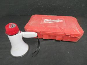 lot 44 image: HARD PLASTIC MILWAUKEE TOOL BOX  BULL HORN