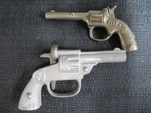 lot 59 image: ANTIQUE GUNS