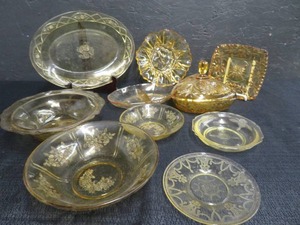 lot 61 image: VARIETY OF VINTAGE YELLOW GLASS