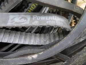 lot 109 image: BOX OF BRAND NEW MECHANICAL BELTS