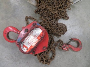 lot 111 image: COFFING HOIST & CHAIN - 1 TON
