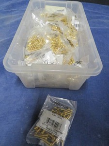 lot 127 image: NEW SWITCH PLATE SCREWS LARGE AMOUNT
