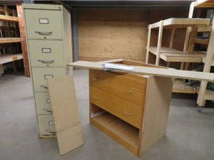 lot 142 image: MIXED LOT