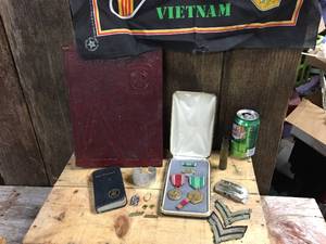 lot 11 image: Vintage U.S. Military Items