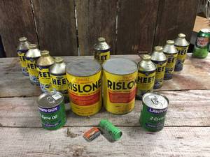 lot 17 image: Vintage Rislone-Heet Advertiser Tin Cans