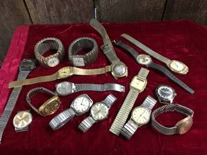 lot 35 image: Vintage Mens Wrist Watches - Parts or Restore