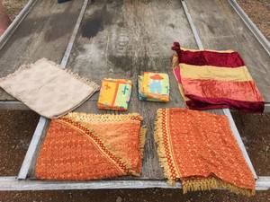 lot 49 image: Vintage TableclothsLinens