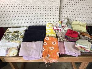 lot 51 image: Vintage Bath Towels - Hand Towels - Kitchen Towels