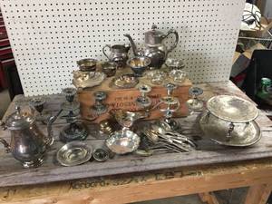 lot 54 image: Vintage Silverplate Items - Some Name Brands