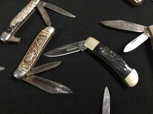lot 74 image: 12 Vintage Pocket Knives