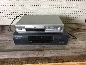 lot 84 image: VCR-DVD Players