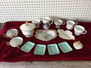 lot 85 image: Group Lenox - Other Bone China