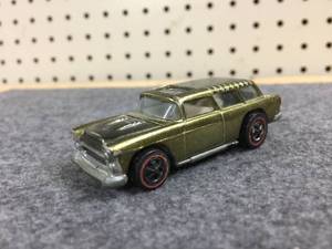 lot 105 image: 1969 Hot Wheels Classic Nomad Redline