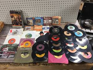 lot 99 image: Vintage View Master - Chuck Norris - 45 rpm Records