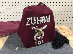 lot 95 image: Zuhrah Fez Hat - Pin